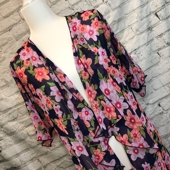 LuLaRoe Other - LULAROE Floral Shirley Kimono Small